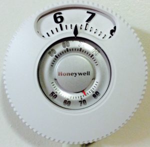 Picture of the installed Honeywell large number thermostat, T87N1026.