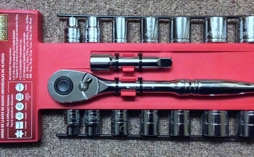Picture of the Husky Universal Ratchet Socket 16 Piece Set, Front View.