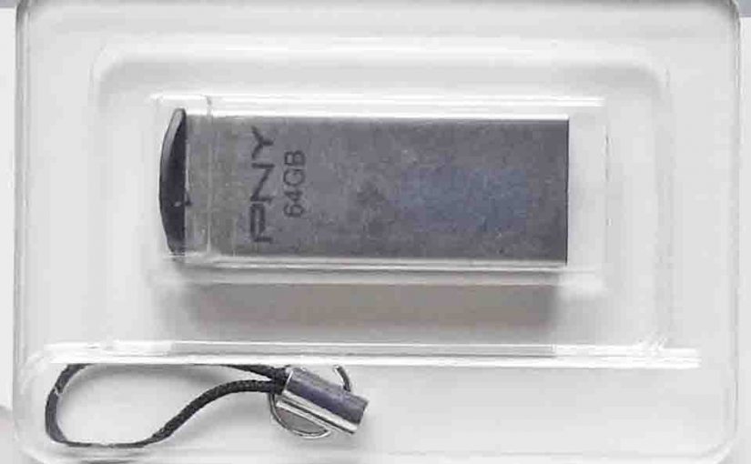 Picture of the PNY iGo Attache Metal USB 2.0 64 GB flash drive, close up view.