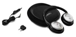 Stock picture of the Bose Quiet Comfort 15 noise cancelling headphones with Iicluded accessories.