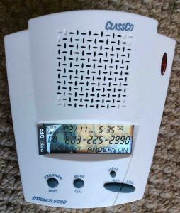 Picture of the ClassCo InTouch 5000 talking caller Id box, front view.