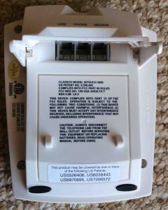 Picture of the underside of the ClassCo InTouch 5000 talking caller Id box.