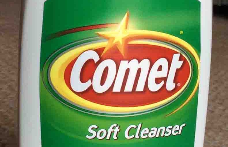 Picture of Comet Scratch Free Soft Cleanser with Bleach, 24 ounce bottle, front view.