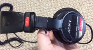 Picture of the Sony MDR-V4 digital dynamic headphones, right side view.