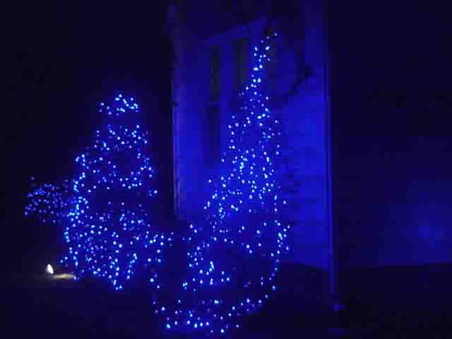 Outdoor Christmas Light Decorating Ideas