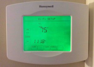 Picture of the main screen on the Honeywell RTH8580WF thermostat after reset.
