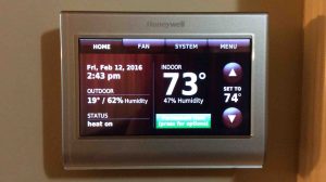 Picture of the Honeywell thermostat RTH9580WF, home screen view.
