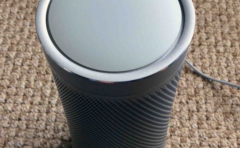 Picture of the Microsoft Invoke Cortana speaker light pattern, showing either normal standby mode or that the speaker is powered off.