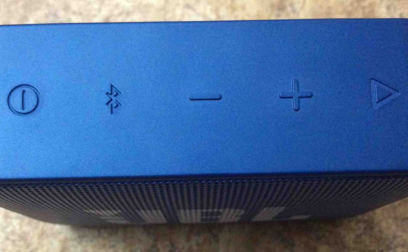 Picture of the JBL Go 2 portable speaker. its buttons panel on the right side of this Bluetooth speaker.