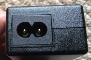 Picture of the AC input port plug.