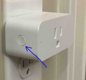 Left side picture of the plug, showing the -Action- button highlighted. 