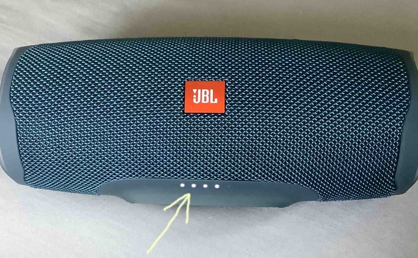 Picture of the JBL Charge 4 portable speaker, its battery gauge showing 80 percent full, highlighted.