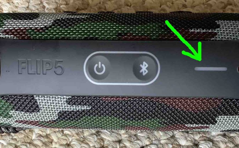 JBL Flip 5 battery indicator, all dark and highlighted.