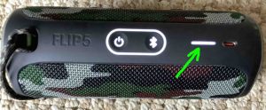 Picture of the battery indicator gauge lit fully from end to end, and highlighted.
