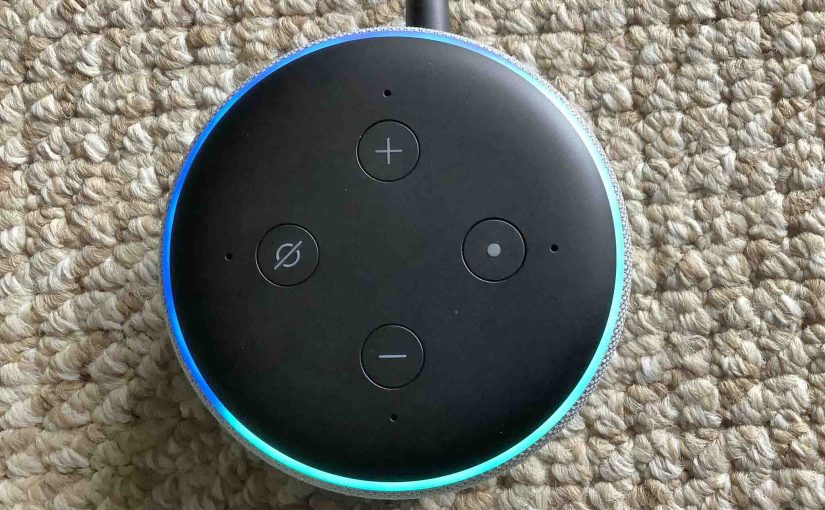 Top view picture of the Echo Dot 3rd Generation speaker as it boots.