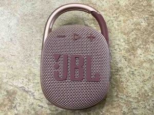 Front view of the JBL Clip 4 ultra portable speaker.