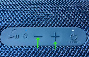 Picture of the Volume buttons on the Sony SRS XB31 speaker.