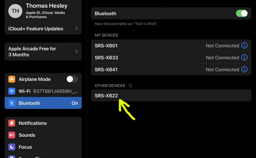 Screenshot of the iPadOS -Bluetooth Settings- Page, Showing the Sony SRS XB22 speaker as Discovered but not Connected,
