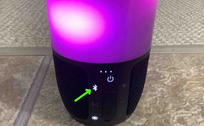 Picture of the JBL Pulse 3 speaker Pairing Status lamp glowing.