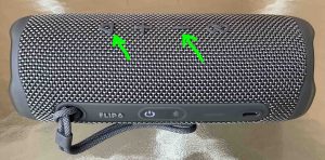 Picture of the Play-Pause and Volume DOWN buttons on the JBL Flip 6 speaker.