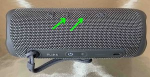 Picture of the Volume UP and DOWN buttons on the JBL Flip 6 speaker.