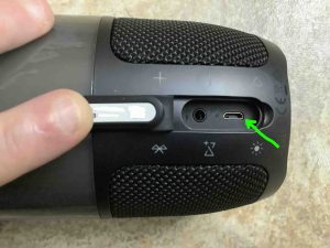 Picture of the micro USB power input port on the JBL Pulse 3 portable speaker.