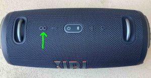 Picture of the PartyBoost button (a.k.a. Infinity button) on the JBL Xtreme 3 speaker.