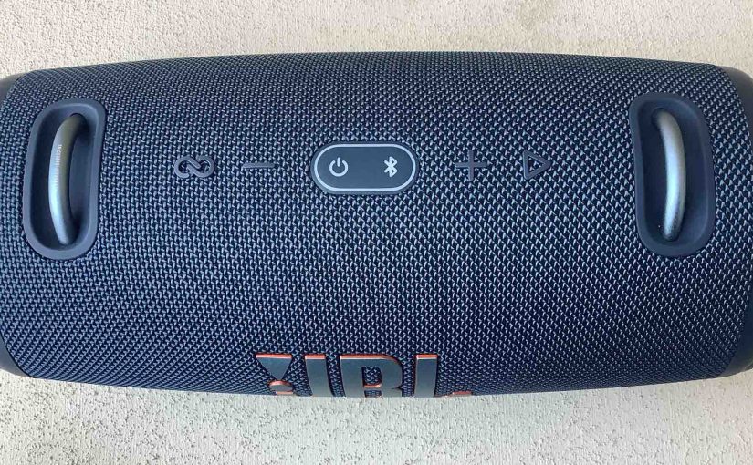 Picture of the top of the JBL Xtreme 3 speaker, showing the buttons panel.