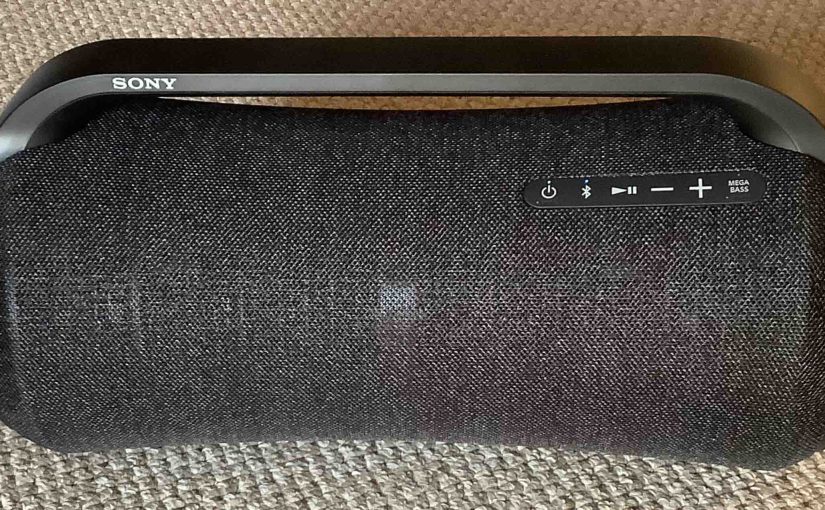 Picture of the front top of the Sony SRS XG500 speaker.