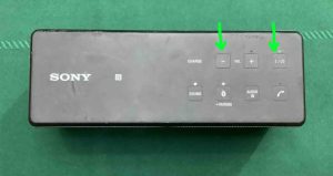Picture of the Volume Down and Power buttons on the Sony SRS X3.