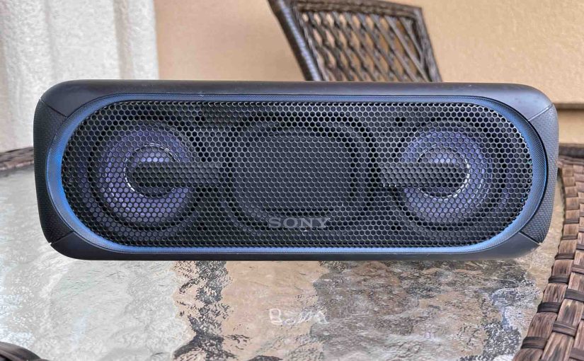 Picture of the party lights aglow on the Sony SRS XB40 speaker.