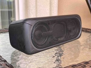 Picture of the left front of the Sony SRS XB40 speaker.