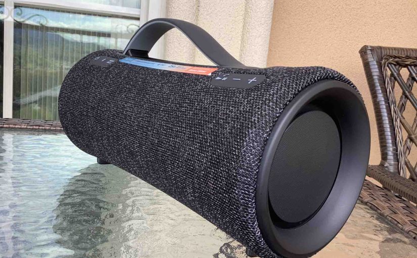 Picture of the right front of the Sony SRS XG300 speaker.